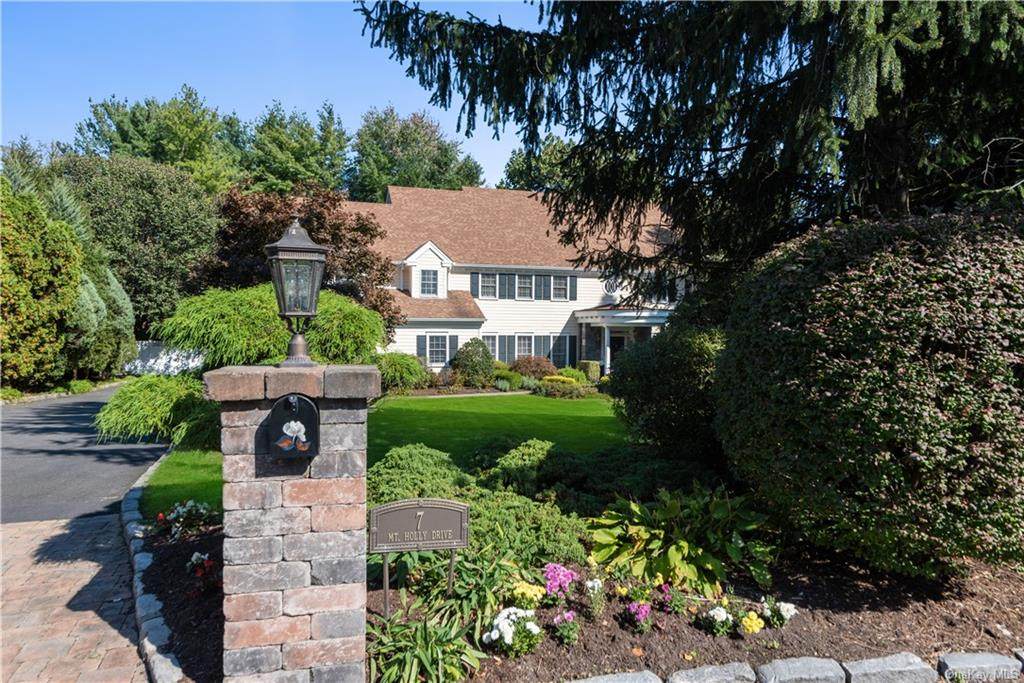 7 Mount Holly Drive - Photo 1