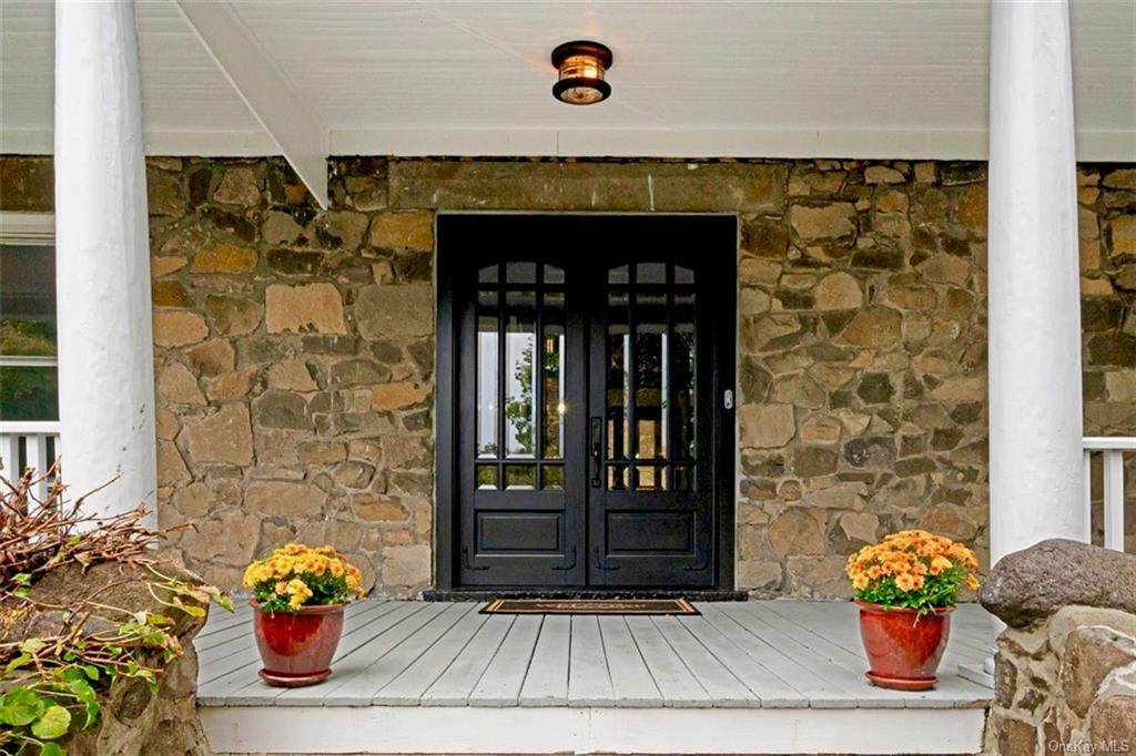 263 Boulevard - Photo 1