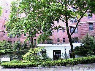 1 Broad Parkway - Photo 1