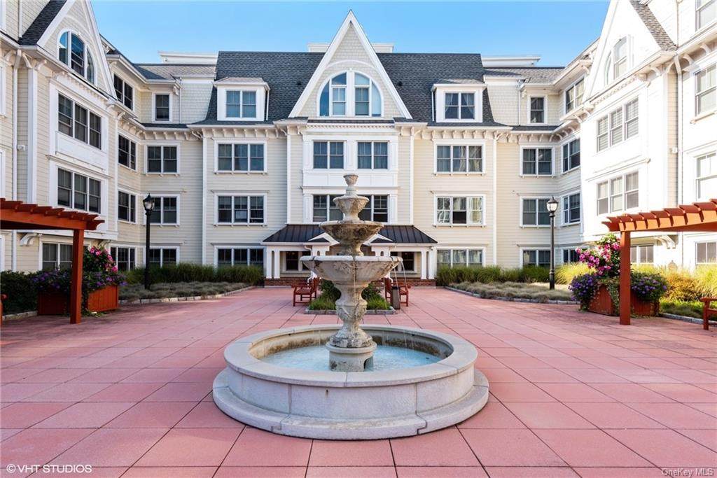 225 Stanley Avenue - Photo 1