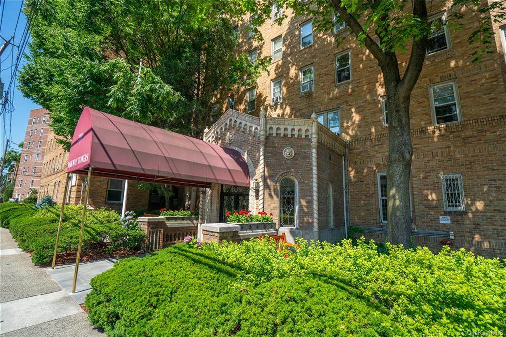 219 Bronx River Road - Photo 1