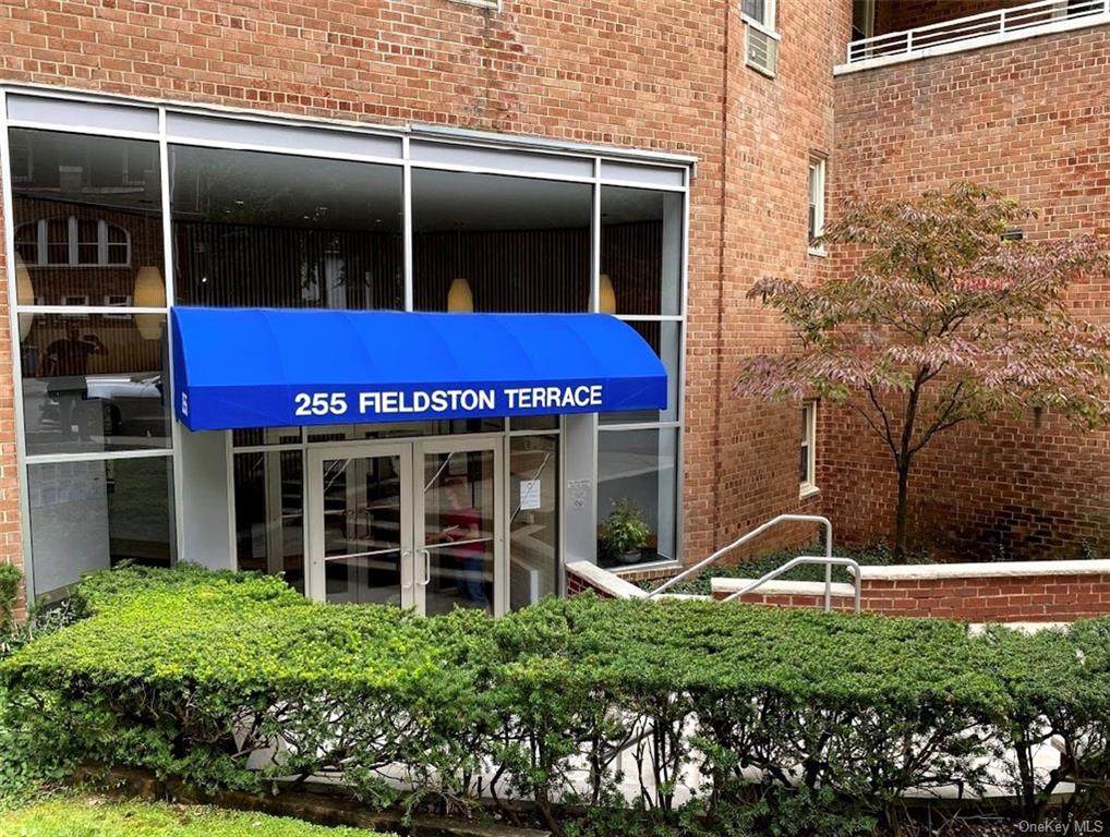 255 Fieldston Terrace - Photo 1