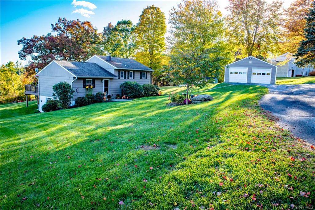 20 Overlook Drive - Photo 1