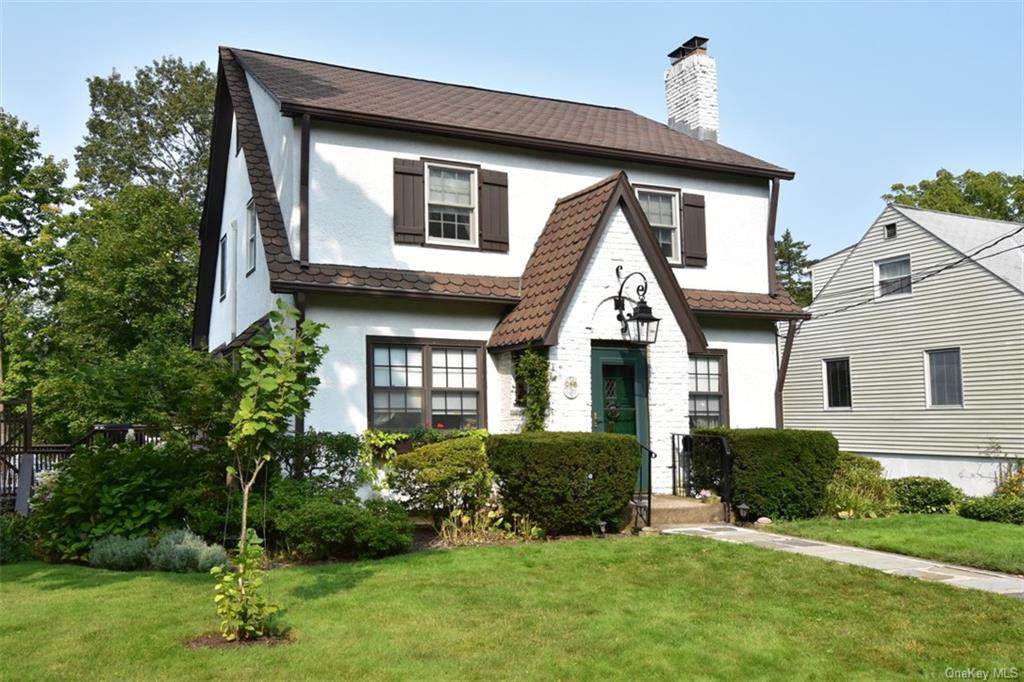 54 Forest Boulevard - Photo 1