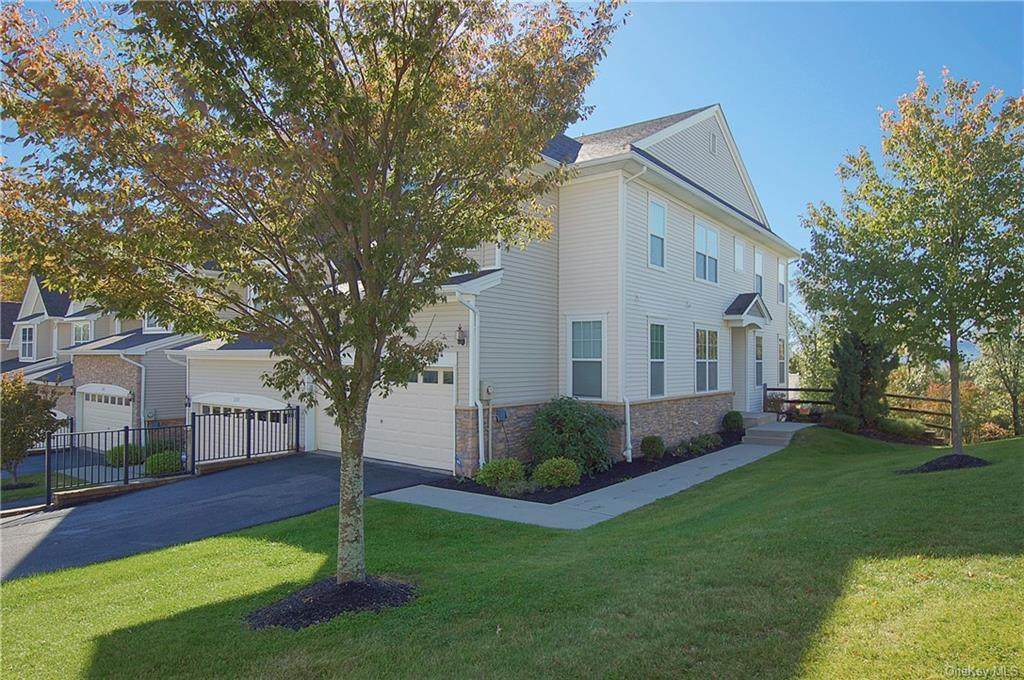 2101 Hawthorn Way - Photo 1
