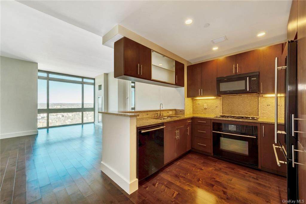 175 Huguenot Street - Photo 1