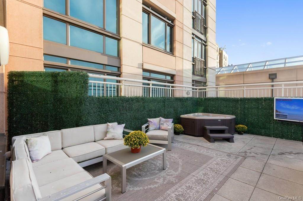 175 Huguenot Street - Photo 1
