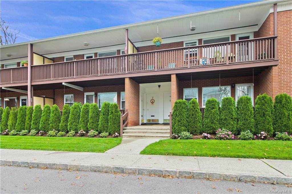 425 Tompkins Avenue - Photo 1