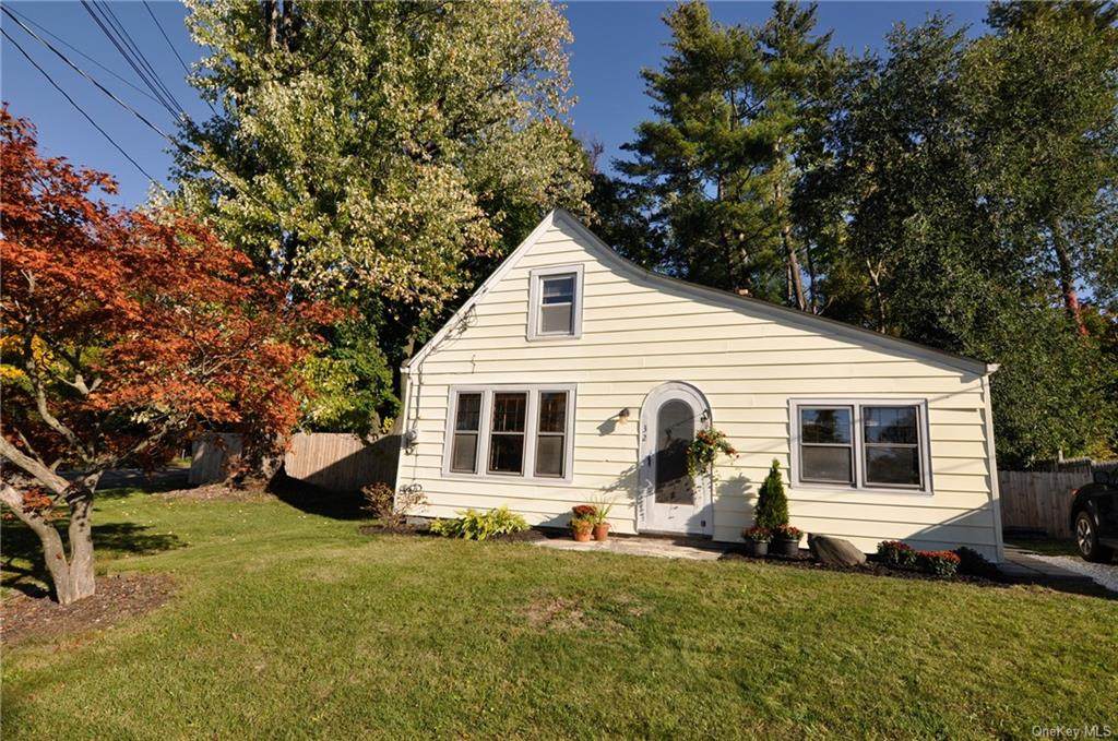 32 Tompkins Avenue - Photo 1
