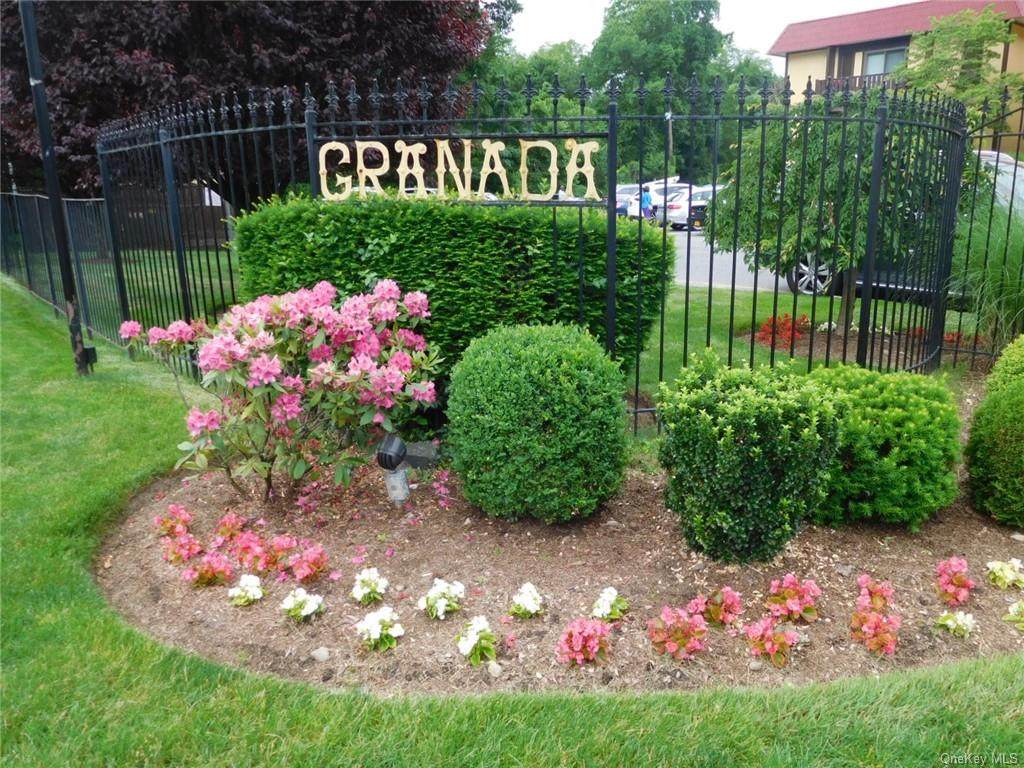 7 Granada Crescent - Photo 1