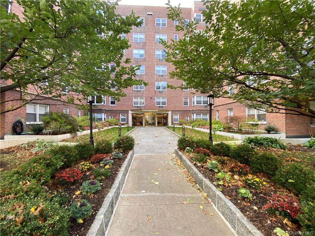 120 Hartsdale Avenue - Photo 1