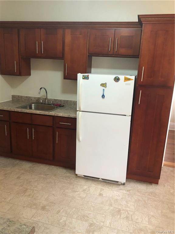 849 221 Street - Photo 1