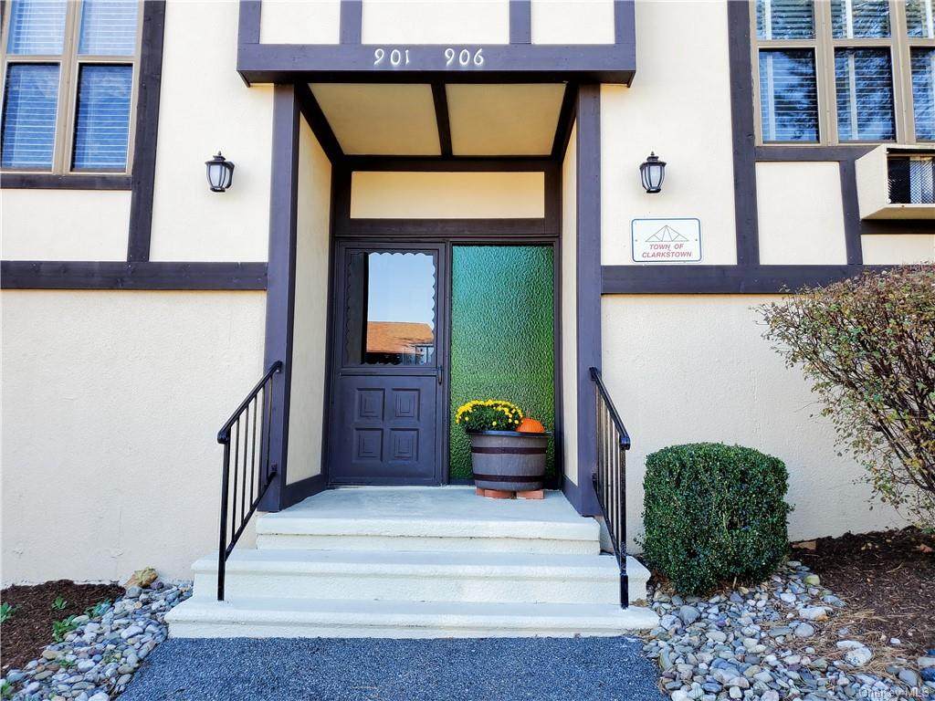 903 Sierra Vista Lane - Photo 1