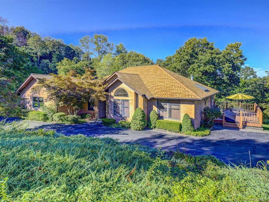 15 Bartlett Lane - Photo 1