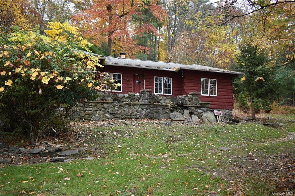 8 Hickory Lane - Photo 1