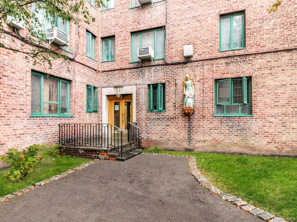 2059 Mcgraw Avenue - Photo 1