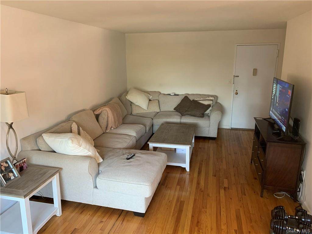 395 Westchester Avenue - Photo 1