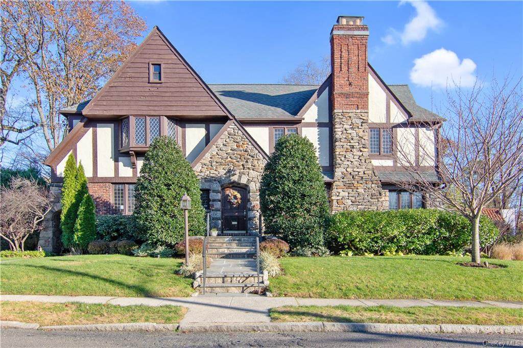 183 Audubon Avenue - Photo 1