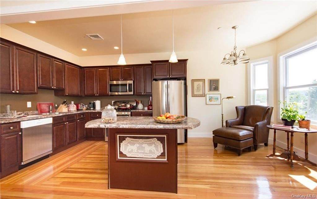 108 Broadway - Photo 1