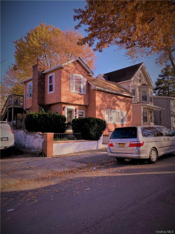 137 9th Avenue - Photo 1