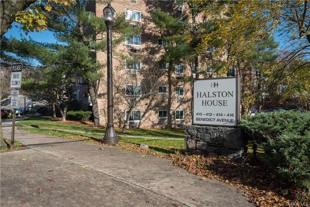 414 Benedict Avenue - Photo 1