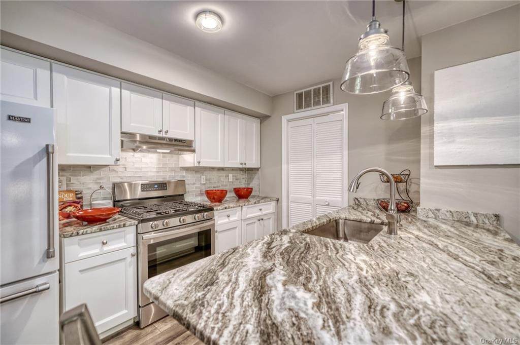 454 Crooked Hill Road - Photo 1