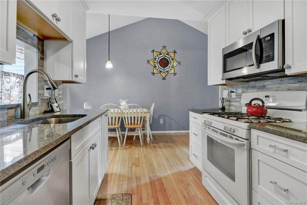 27 Linden Drive - Photo 1