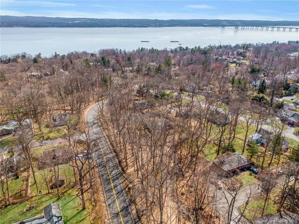 405 Daisy Street - Photo 1