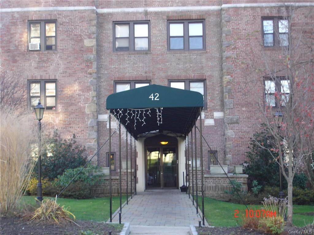 42 Barker Avenue - Photo 1