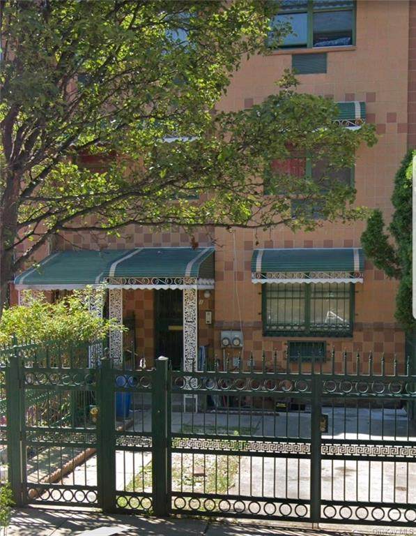 1473 Crotona Place - Photo 1