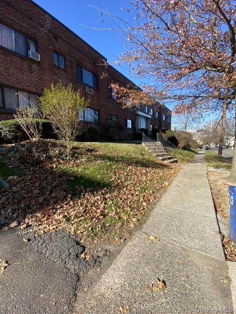 26 Oakwood Avenue - Photo 1