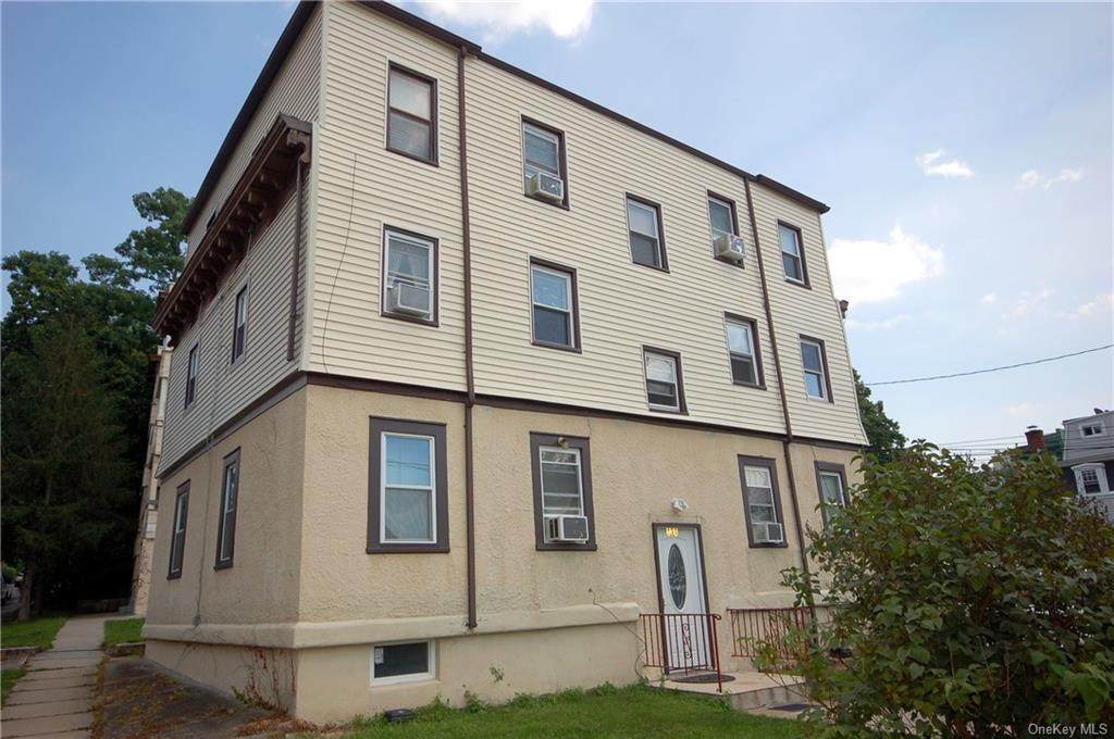 139 Dubois Avenue - Photo 1