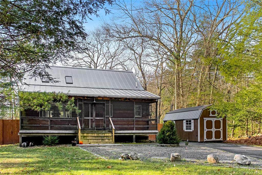 1053 Queens Highway - Photo 1