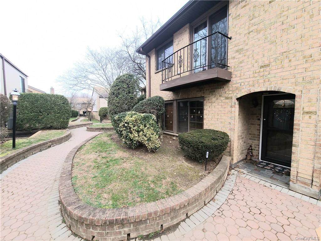 11 Jackson Avenue - Photo 1