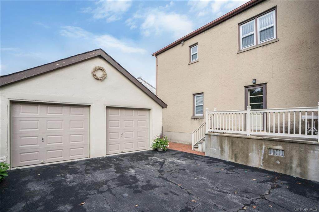 60 Saratoga Avenue - Photo 1