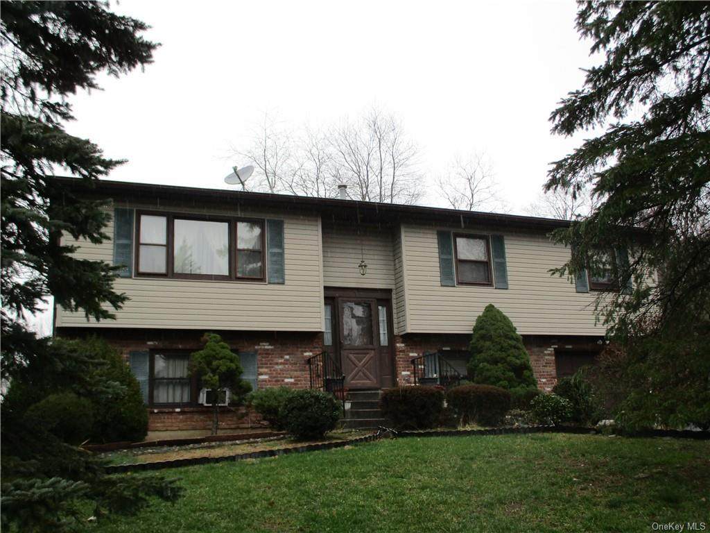 1 Queens Court - Photo 1