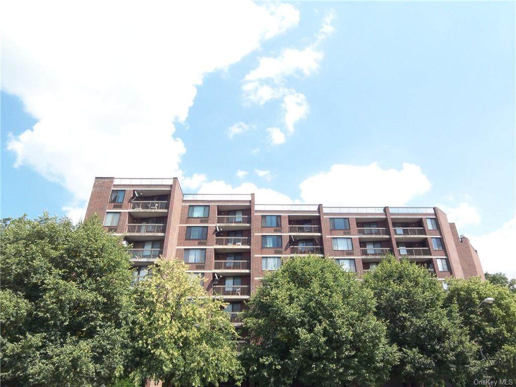 777 Macquesten Parkway - Photo 1