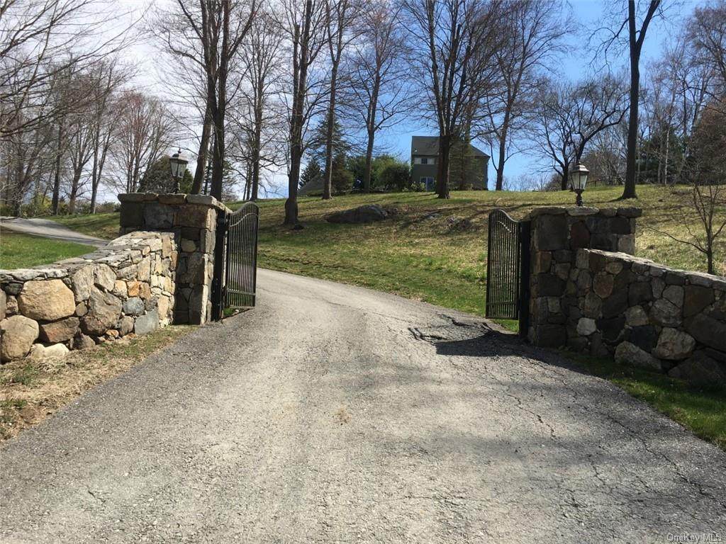 101 Salem Road - Photo 1