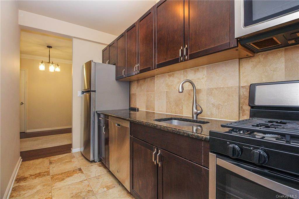 754 Bronx River - Photo 1