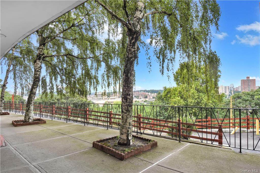2630 Kingsbridge Terrace - Photo 1