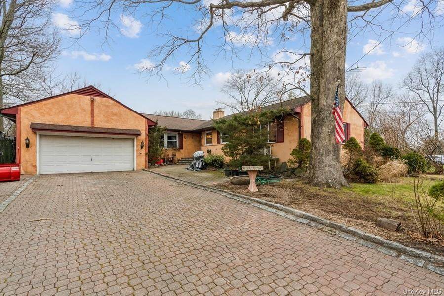 25 Whitewood Road - Photo 1