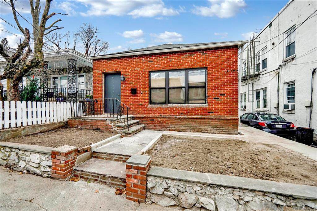 139 Vineyard Avenue - Photo 1