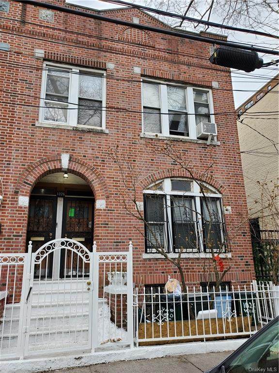 1026 Ward Avenue - Photo 1