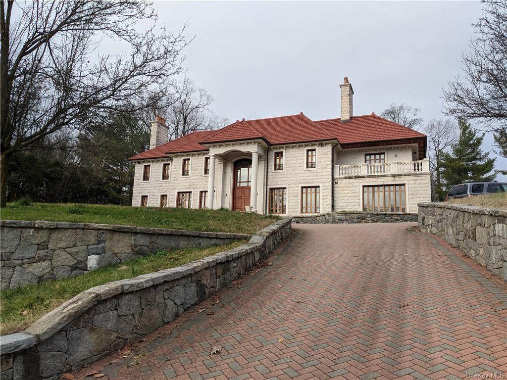 31 Saxon Woods Road - Photo 1