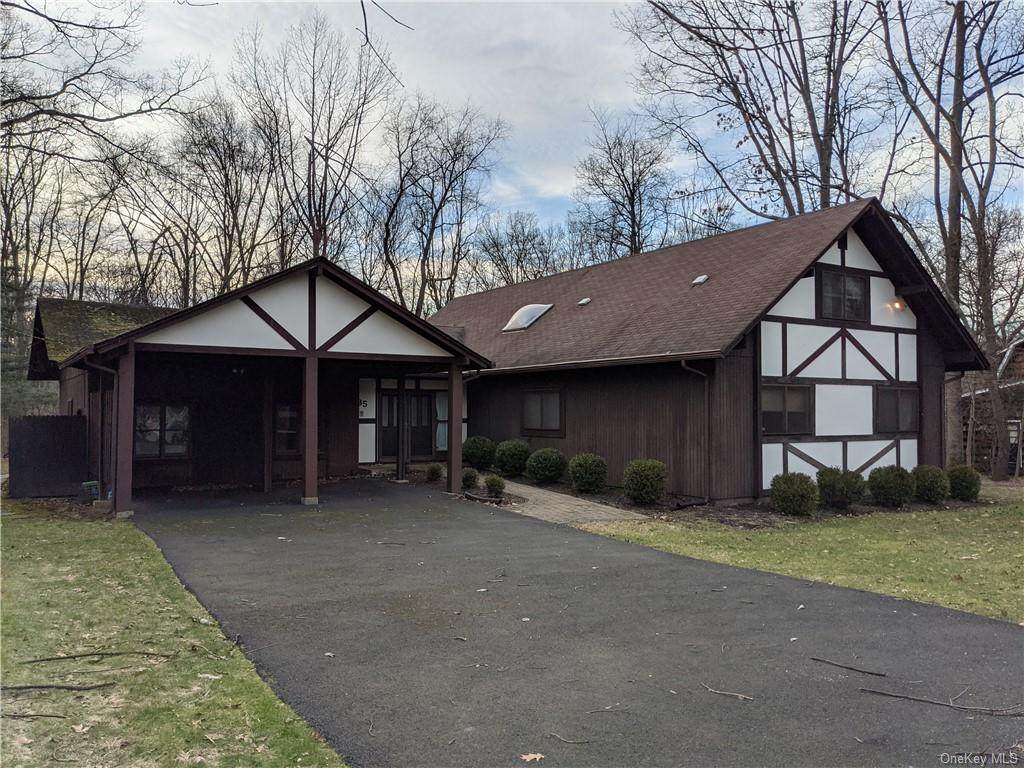 35 Dawn Lane - Photo 1