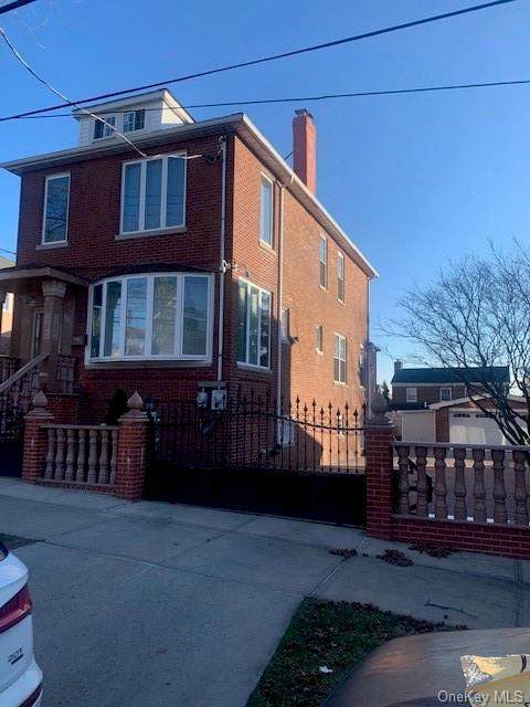 2230 Woodhull Avenue - Photo 1