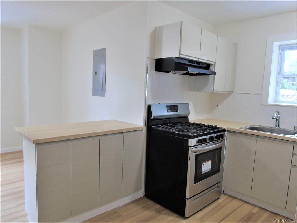 35 Franklin Avenue - Photo 1