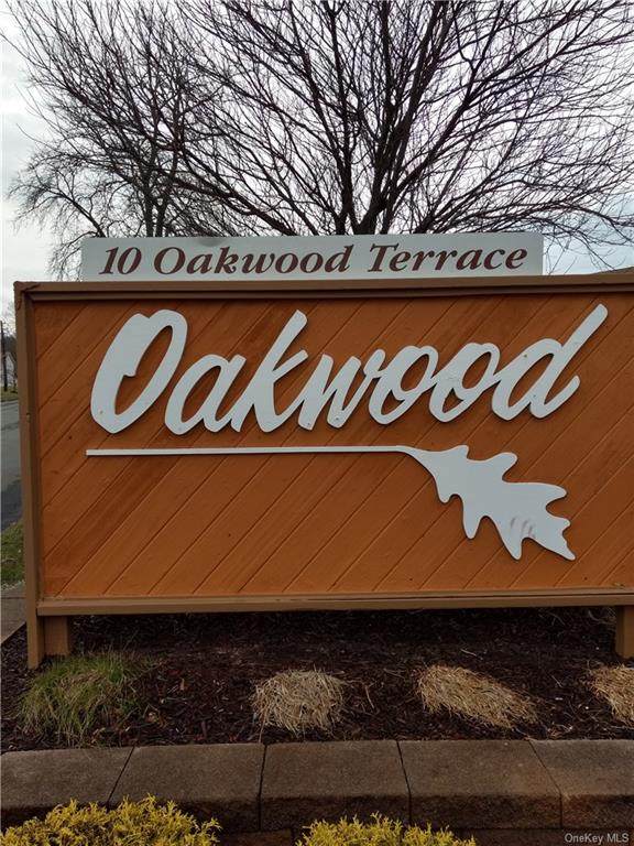 10 Oakwood Terrace - Photo 1