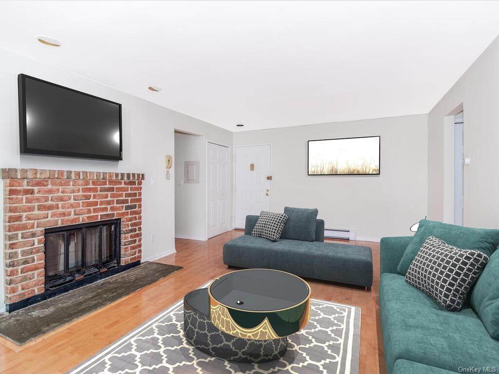 555 Central Park Avenue - Photo 1