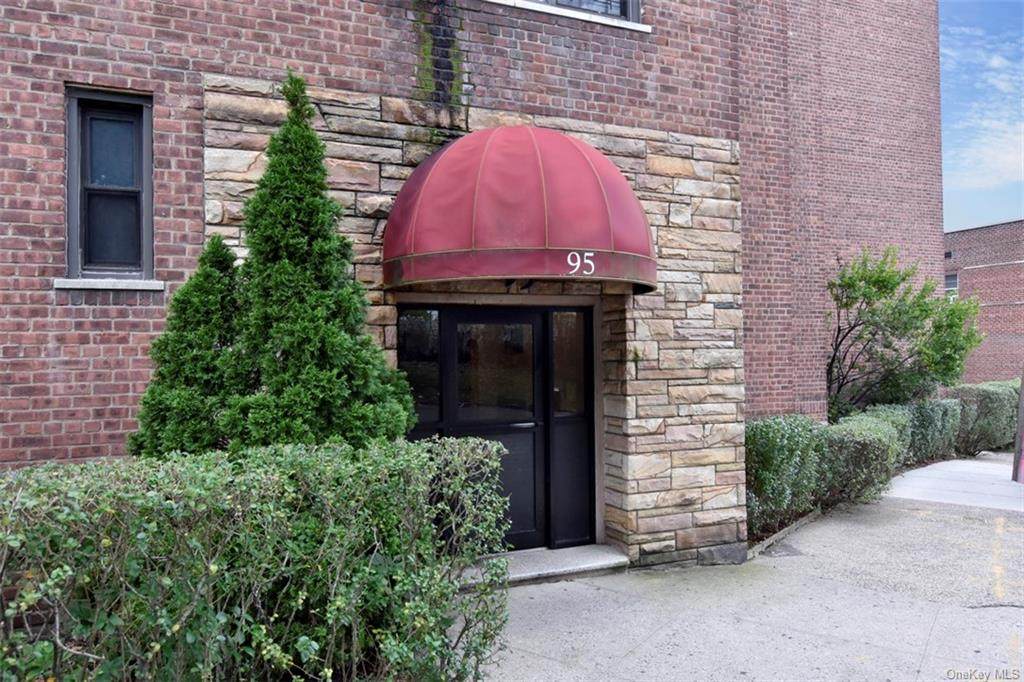 95 Sedgwick Avenue - Photo 1